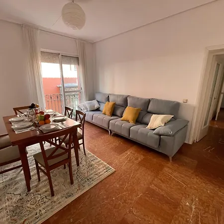 Enorme Y Luminoso 13 Personas Con Balcones En El Corazon De Apartment Seville