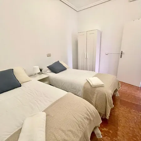 Apartment Enorme Y Luminoso 13 Personas Con Balcones En El Corazon De Seville